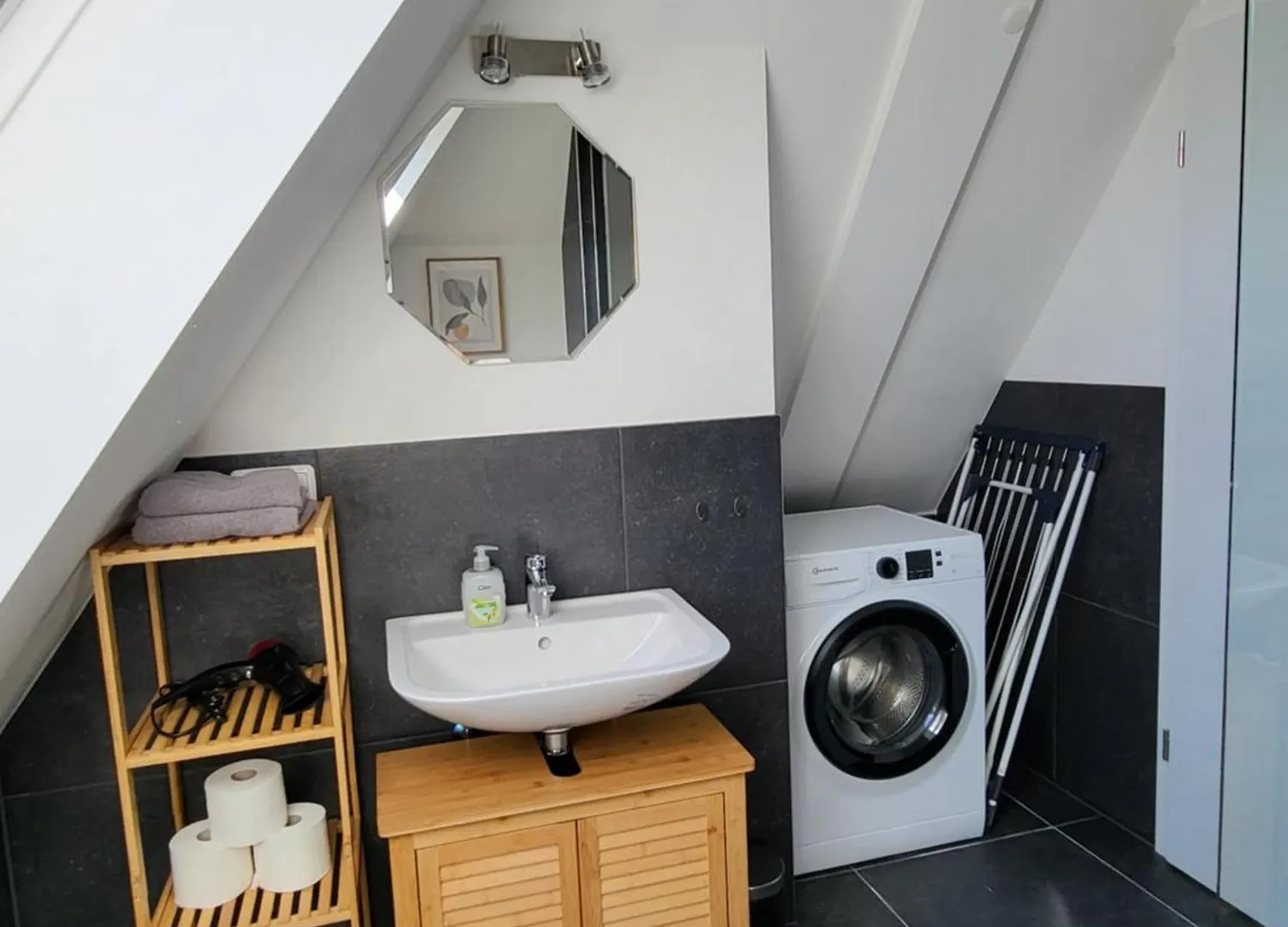 Dachgeschosswohnung 2 - Apartments Am Schloss Oberschleissheim