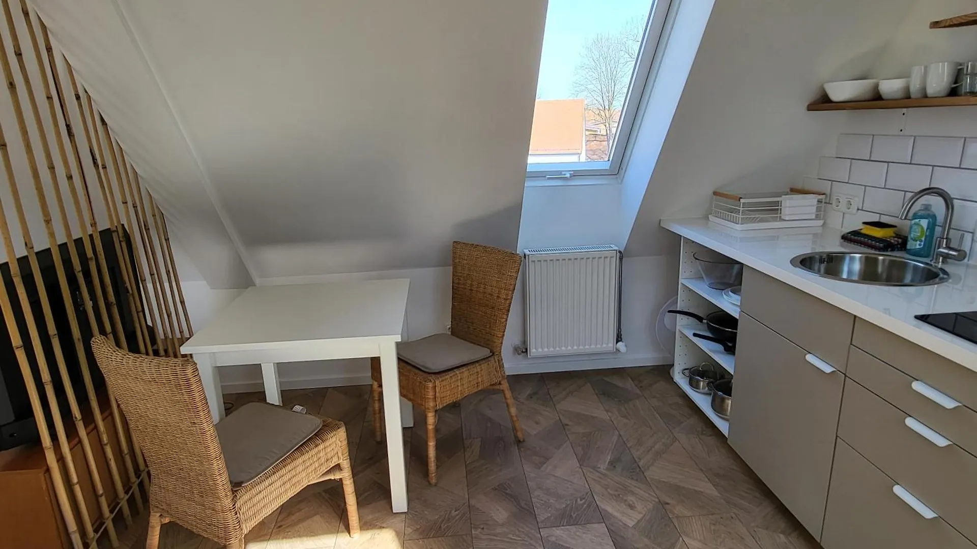 Dachgeschosswohnung 2 - Apartments Am Schloss Oberschleissheim Germany